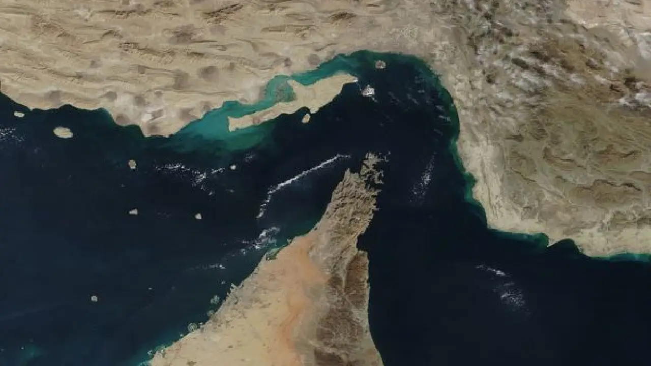 US-Iran conflict । Strait of Hormuz । CENTCOM: होर्मुज जलडमरूमध्य के आसपास जहाजों पर हमलों से अमेरिका-ईरान के बीच तनाव बढ़ा