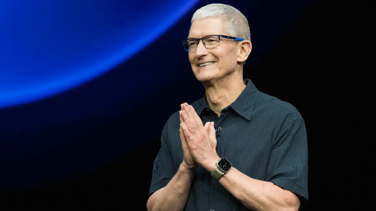 Apple । Tim Cook । Mac । iPhone: एप्पल के मुख्य कार्यकारी अधिकारी टिम कुक 15 साल की लीडरशिप से लेंगे ब्रेक, अब कार्यकारी चेयरमैन की भूमिका निभाएंगे