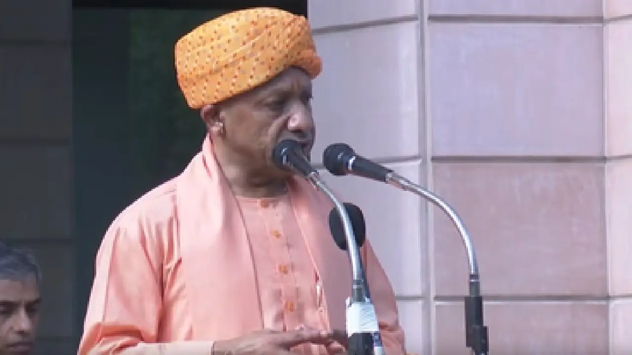 CM । Deputy CM । 80th Independence Day: उत्तर प्रदेश के मुख्यमंत्री योगी आदित्यनाथ ने 80वें स्वतंत्रता दिवस पर देश को मजबूत बनाने के लिए मिलकर कोशिश करने की कि अपील