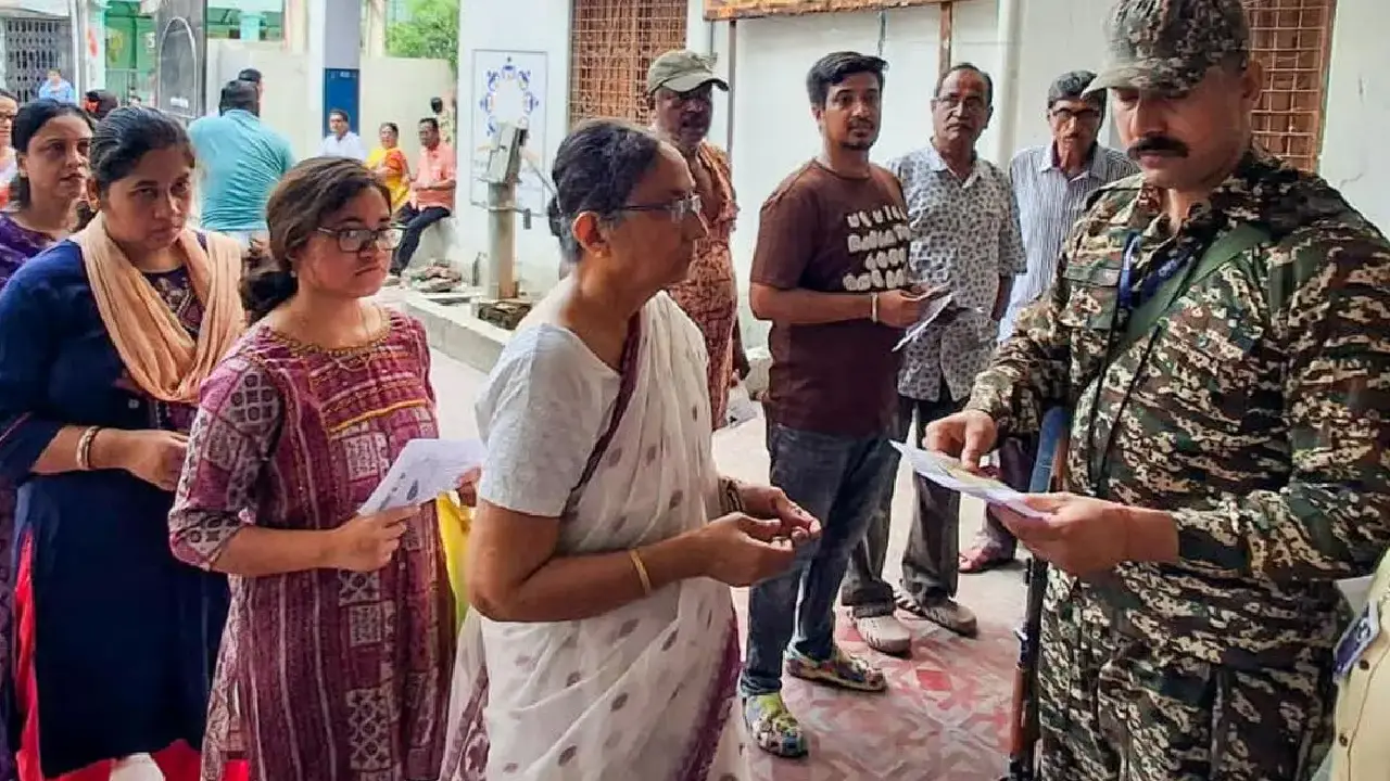 West Bengal । Election Commission of India । Assembly election: पश्चिम बंगाल में स्वतंत्रता के बाद सबसे अधिक मतदान दर्ज, दूसरे चरण के चुनाव में 91.66 प्रतिशत मतदान