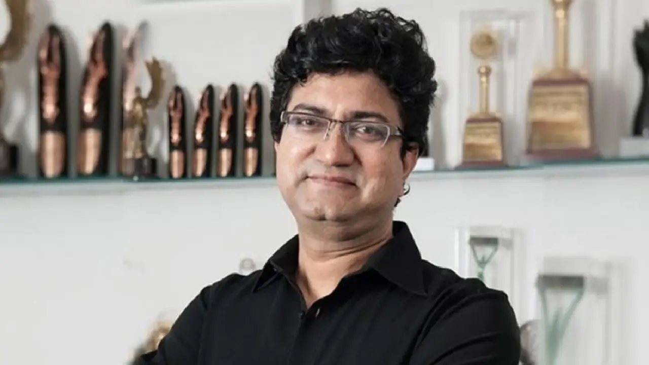 Ministry of Information and Broadcasting । Prasar Bharati । Lyricist । Writer । Communication Expert: प्रख्यात गीतकार और संचार विशेषज्ञ श्री प्रसून जोशी की प्रसार भारती के अध्यक्ष पद पर नियुक्ति