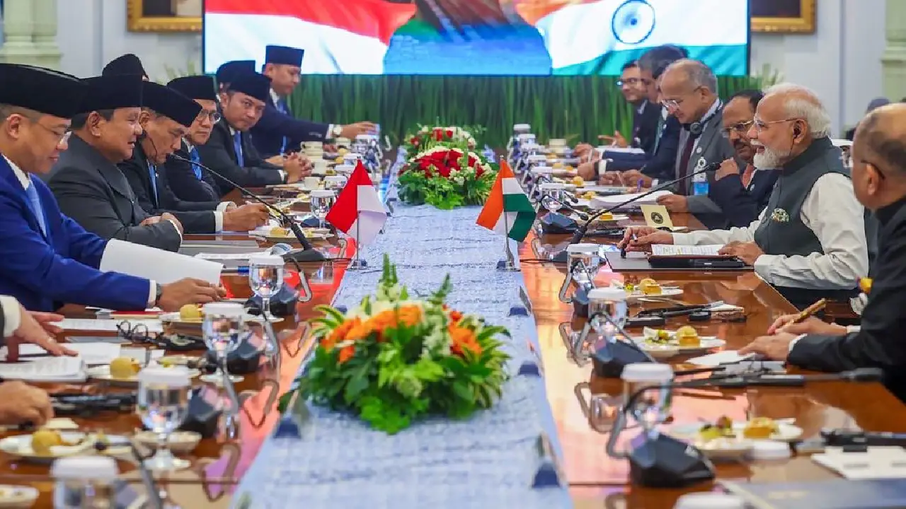 President । PM । India । Indonesia । Indo-Pacific । Comprehensive Strategic Partnership । ASEAN । AI । Bilateral Relations: प्रधानमंत्री मोदी और राष्ट्रपति प्राबोवो सुबियांटो ने भारत-इंडोनेशिया रणनीतिक साझेदारी को मजबूत करने के लिए व्यापक बातचीत की