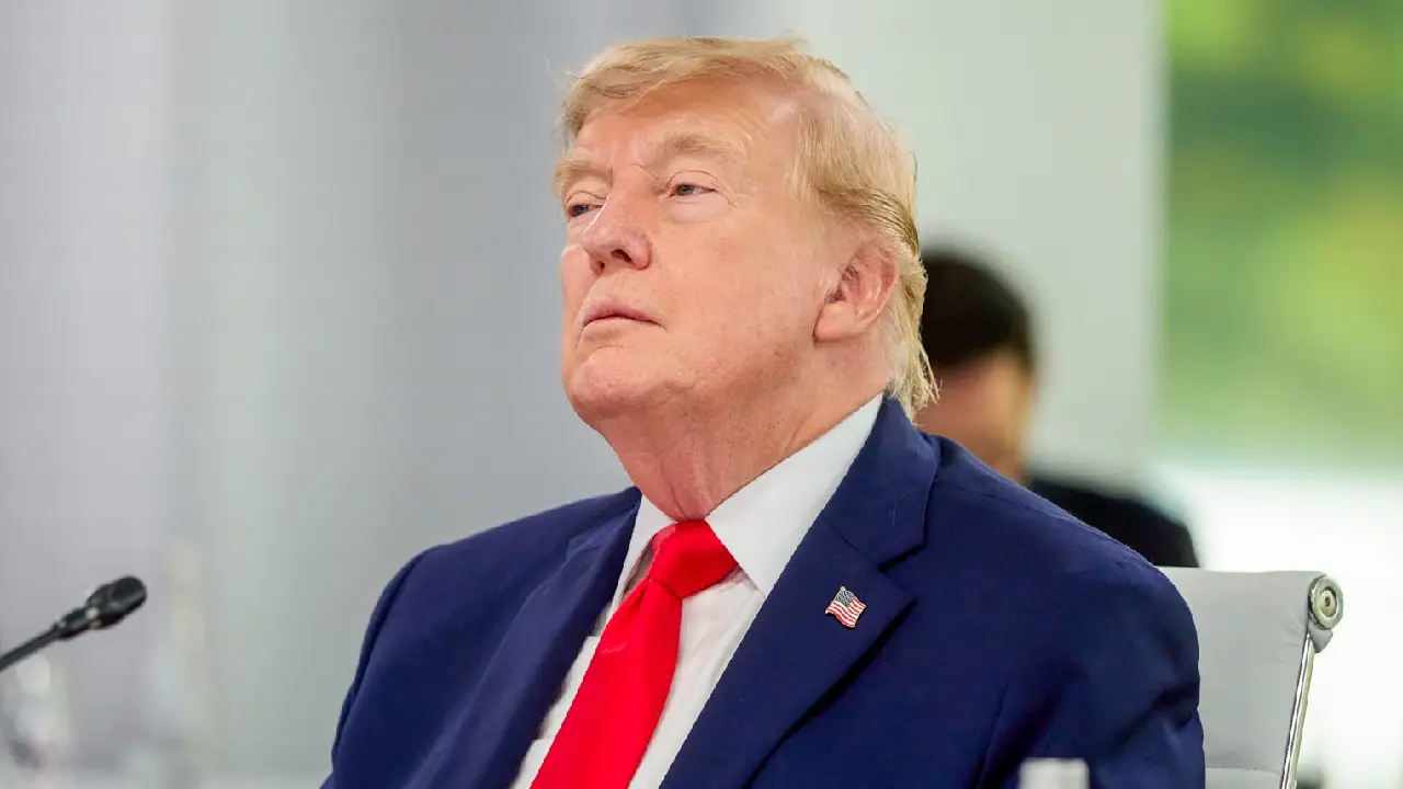 US । President । Ceasefire । NATO । CENTCOM । Precision-Guided Munitions तनाव बढ़ने पर ट्रंप ने अमेरिका-ईरान सीजफायर खत्म करने का किया ऐलान