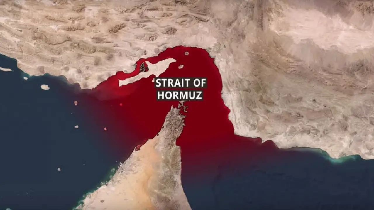 USA । Iran । Strait of Hormuz: होर्मुज जलडमरूमध्य पर अमेरिका-ईरान की लड़ाई बढ़ गई है, जिसमें अहम इंफ्रास्ट्रक्चर और मिलिट्री ठिकानों पर हो रहे हमले