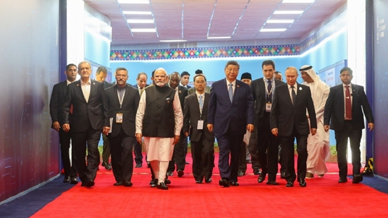 BRICS । PM  । New Delhi Declaration । 18th BRICS Summit: 18वें ब्रिक्स समिट के खत्म होने पर प्रधानमंत्री मोदी ने ब्रिक्स को सॉल्यूशन का इकोसिस्टम बताया, नतीजों के लिए टाइम-बाउंड एक्शन पर दिया जोर