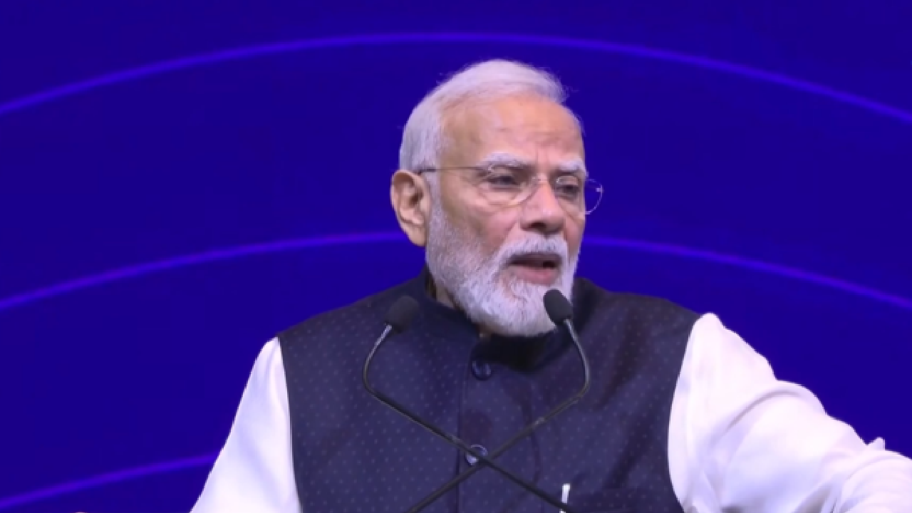 PM । 20th Rozgar Mela: पीएम मोदी कल 20वें रोजगार मेले में 51,000 से ज़्यादा अपॉइंटमेंट लेटर सौंपेंगे