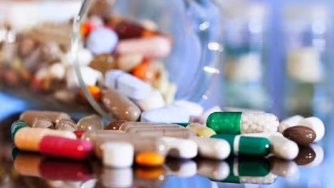 CDSCO । Chronic Kidney Disease । NSAIDs: केन्द्रीय औषधि मानक नियंत्रण संगठन ने किडनी की बीमारी का खतरा कम करने के लिए पेन किलर तथा एंटीबायोटिक्स के ज़िम्मेदार पूर्ण इस्तेमाल की दी सलाह