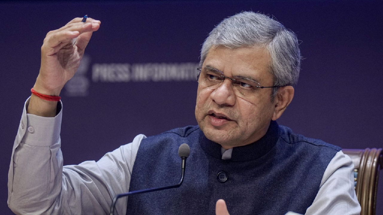 President । PM । Union Minister for Information and Broadcasting । National Film Awards । G20: अश्विनी वैष्णव ने कह नेशनल फिल्म अवॉर्ड्स को भारत के सबसे अच्छे टूरिस्ट डेस्टिनेशन पर ले जाया जा रहा है