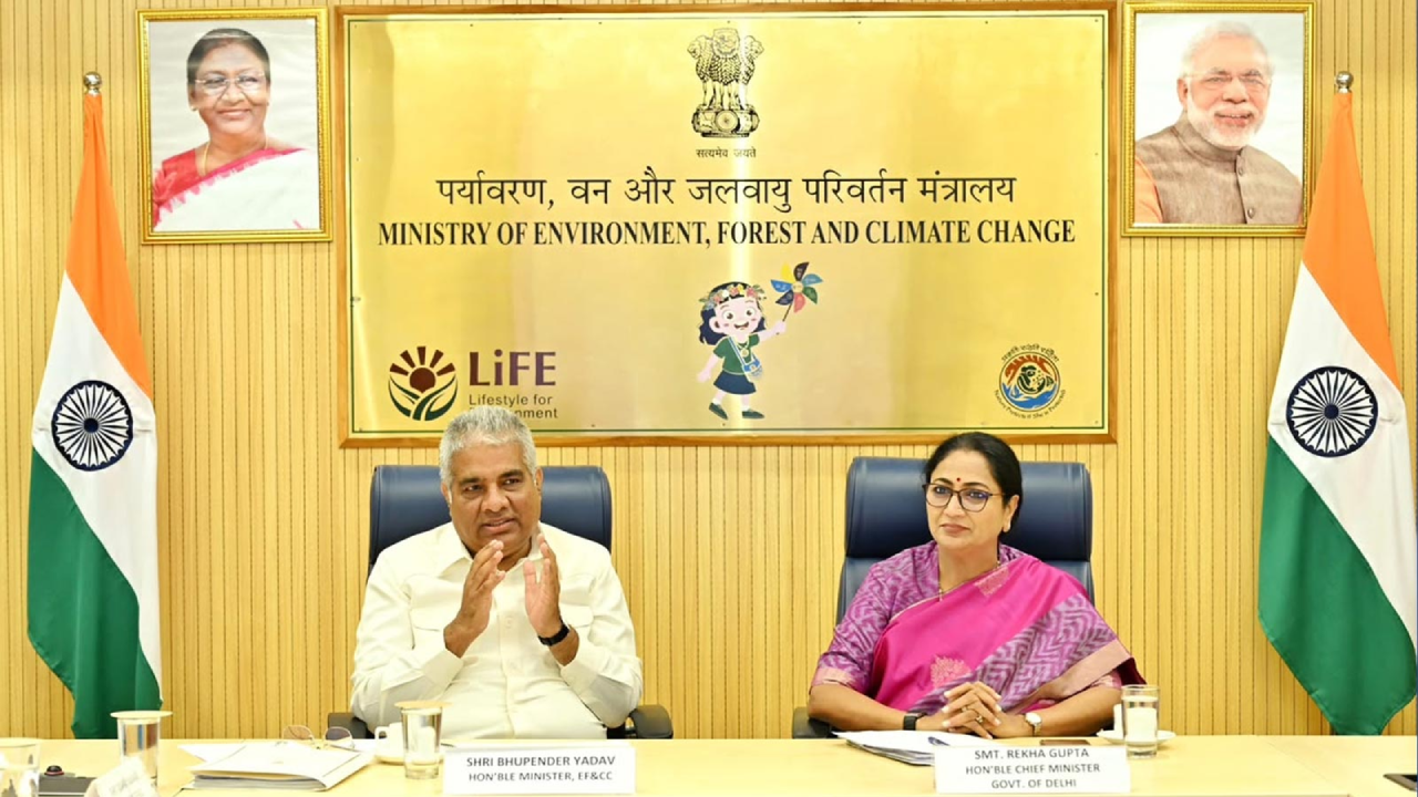 Minister of Environment, Forest and Climate Change । CM । Electric Vehicle Policy-2026: पर्यावरण, वन और जलवायु परिवर्तन मंत्री भूपेंद्र यादव ने दिल्ली की मुख्यमंत्री रेखा गुप्ता के साथ की उच्च स्तरीय बैठक
