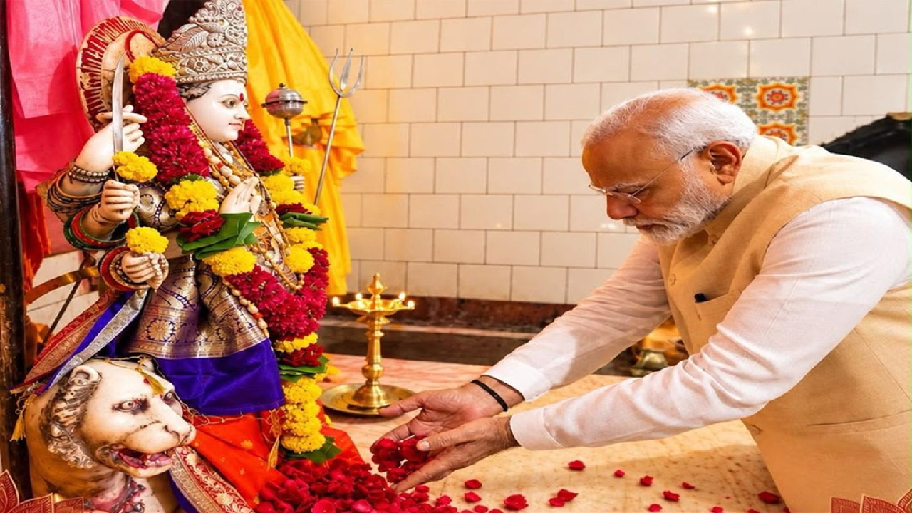 Navratri । PM Union Minister । Union Minister । CM: पीएम मोदी ने नवरात्रि की शुभकामनाएं दीं, सुख, शांति और समृद्धि की कि प्रार्थना