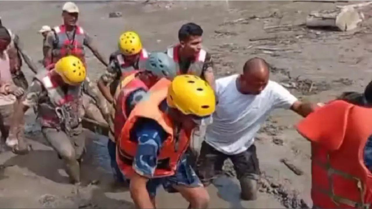 Ministry of External Affairs । Nepal । Flood: विदेश मंत्रालय ने नेपाल में आई बाढ़ के बाद से अब तक 88 भारतीय नागरिकों का किया रेस्क्यू