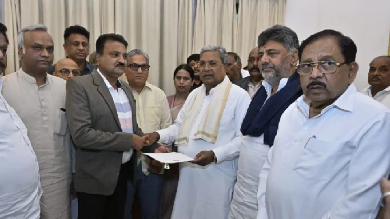 Karnataka । Governor । CM । Resignation: सिद्धारमैया ने कर्नाटक के मुख्यमंत्री पद से इस्तीफा दिया, लोकभवन में सौंपा रेजिग्नेशन लेटर