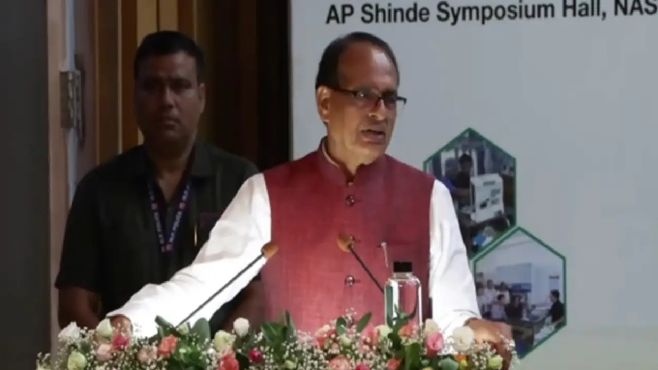 Agriculture and Farmers’ Welfare Minister । Agri Education । Conference of Vice Chancellors and Director of ICAR Institutes: शिवराज सिंह चौहान ने कहा कृषि शिक्षा क्लासरूम में नहीं, बल्कि खेतों में, किसानों के बीच सिखाई जा सकती है