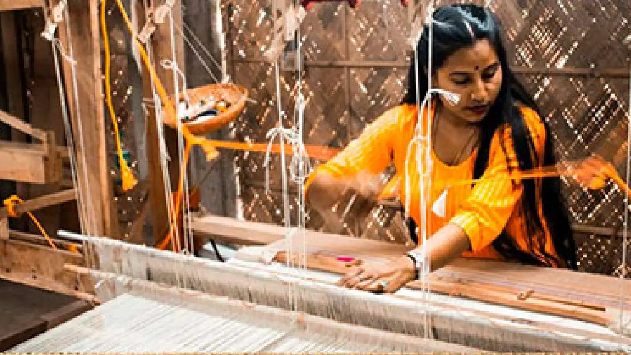 Ministry of Textiles । NHDP । RMSS । PMJJBY । PMSBY । IFFI । GI: नेशनल हैंडलूम डे 2026 के अवसर पर भारत बुनकरों, विरासत तथा इनोवेशन पर जश्न का करेगा आयोजन