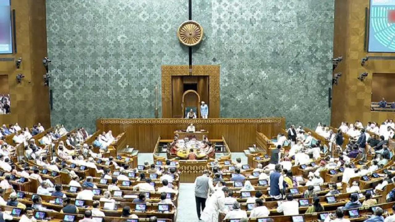 LOK SABHA । 131st Constitution Amendment Bill 2026:  लोकसभा में 131वां संविधान संशोधन विधेयक पारित नहीं, पक्ष में 298 और विरोध में 230 मत पड़े