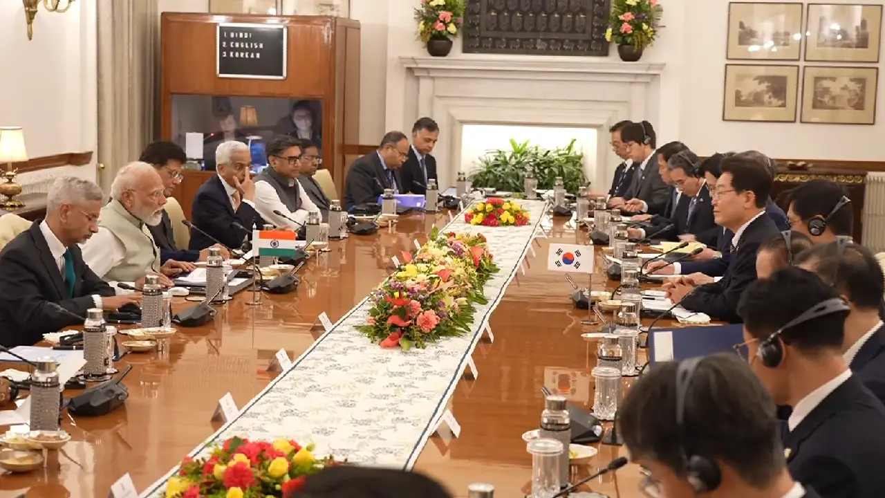 PM Shri Narendra Modi । President Shri Lee Jae-Myung ।  Bilateral Relation: भारत तथा दक्षिण कोरिया के बीच प्रतिनिधिमंडल स्तर की वार्ता में द्विपक्षीय संबंधों की प्रगति की समीक्षा तथा सहयोग बढ़ाने पर चर्चा