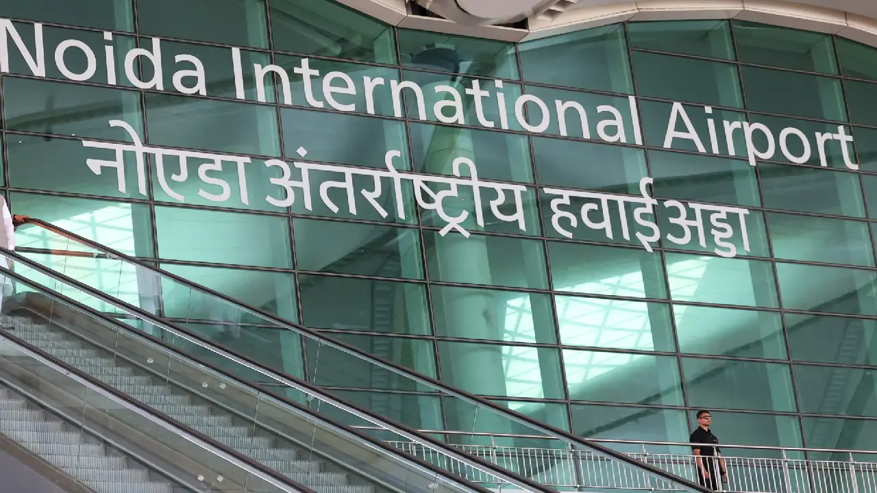 NOIDA International Airport । JEWER । UP । IndiGo: जेवर के नोएडा इंटरनेशनल एयरपोर्ट से इंडिगो एयरलाइन, 15 जून से कमर्शियल फ्लाइट सर्विस की करेगी शुरुआत