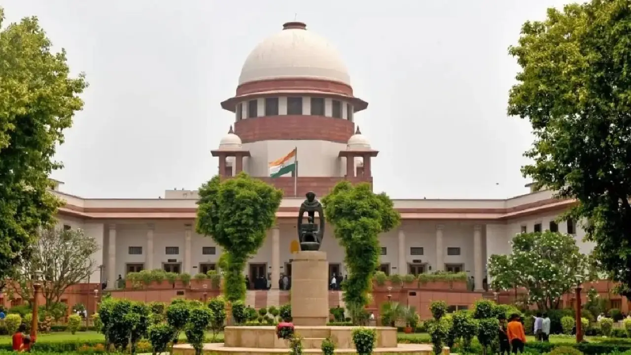 CJI । Supreme Court: भारत के मुख्य न्यायाधीश ने कहा कि सुप्रीम कोर्ट कानून, न्याय और कानूनी शिक्षा पर शुरू करने जा रहा मासिक लेक्चर सीरीज़