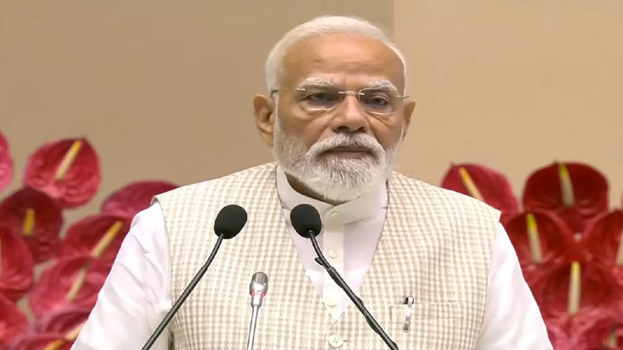 PM । PM Awas Yojana । Ayushman Bharat । Swaccha Bharat । Jal Jeevan Mission । DBT: प्रधानमंत्री श्री नरेन्द्र मोदी ने कहा पिछले 12 सालों से सरकार की नीतियां अंत्योदय से प्रेरित होकर गरीबों का कर रही कल्याण